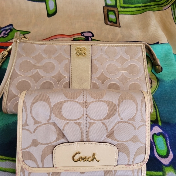 COACH Wristlet/ wallet SET - Picture 14 of 14